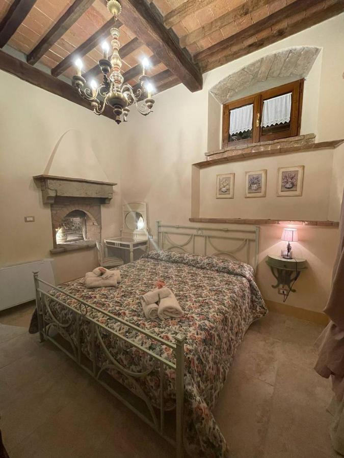 Antica Casa Del Glicine Leilighet Poggibonsi Eksteriør bilde